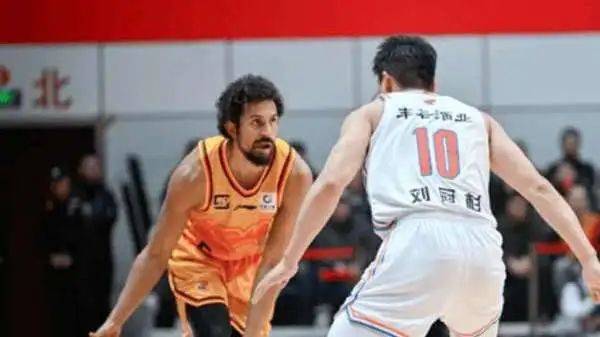 CBA后场补强完成!新援就位,宁波外线能攻了!