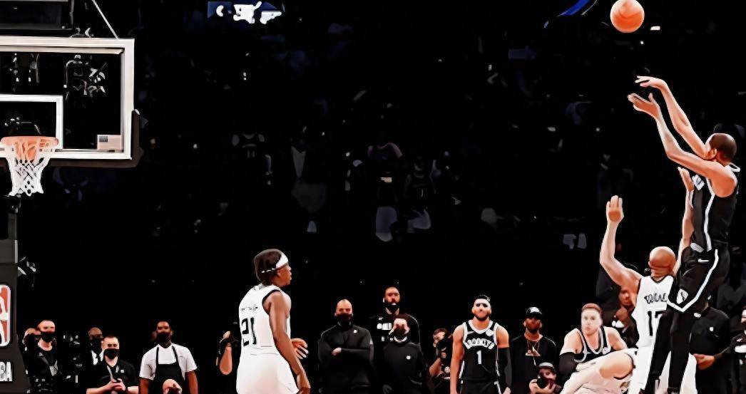 NBA四大意难平时刻!杜兰特踩线、罗斯伤病,科比谢幕成永恒遗憾