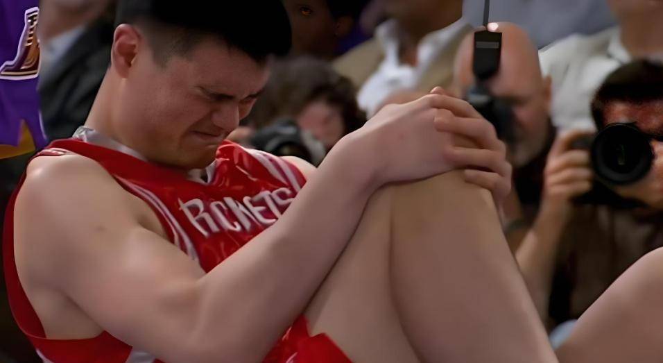 NBA四大意难平时刻!杜兰特踩线、罗斯伤病,科比谢幕成永恒遗憾