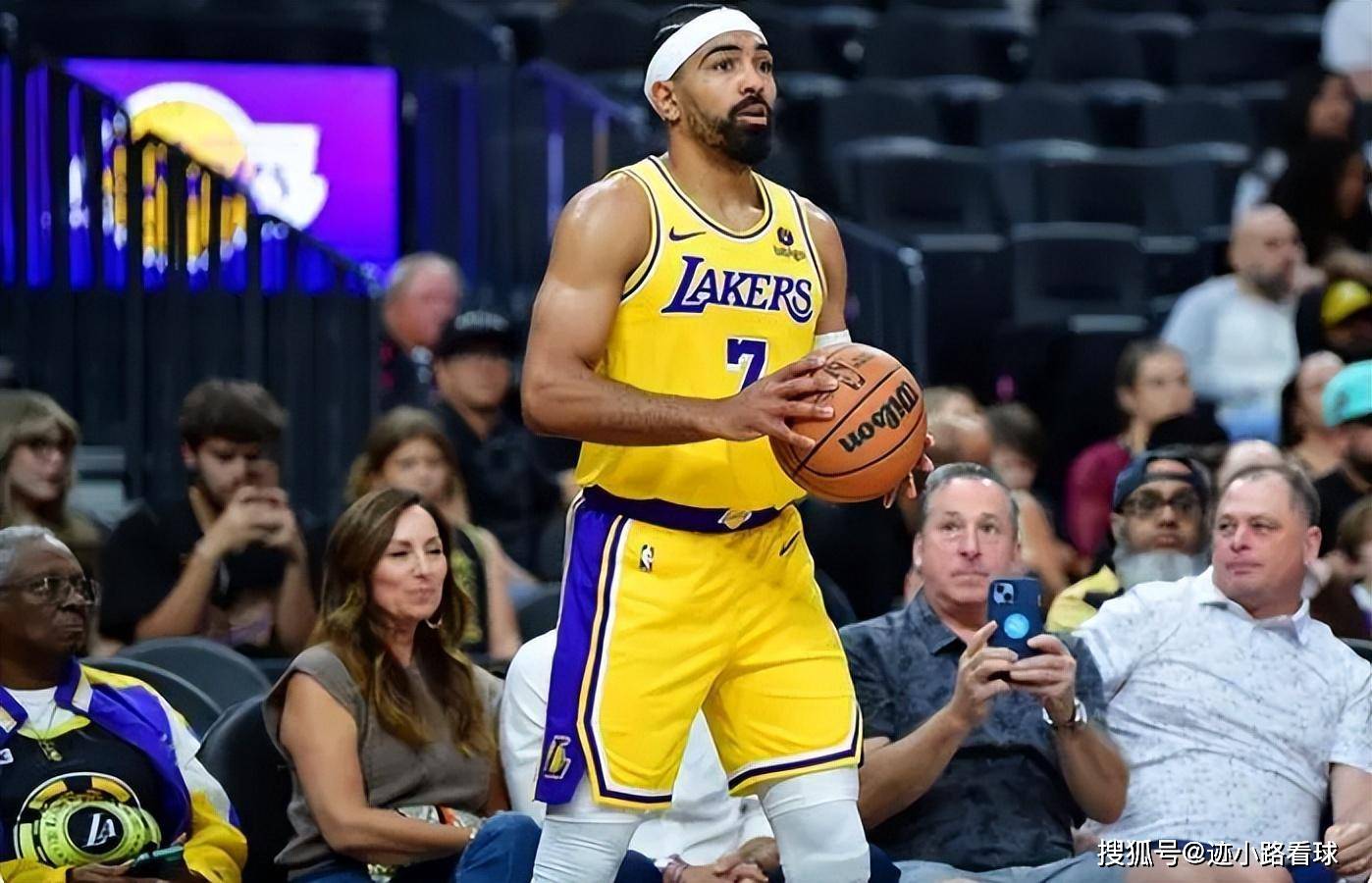 湖人仍是附加赛队伍?东詹遭科比前队友看轻,想争冠还需再交易?