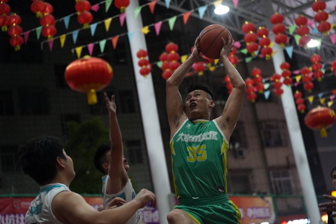 福城街道大水坑社区“青年杯”篮球邀请赛热血启幕