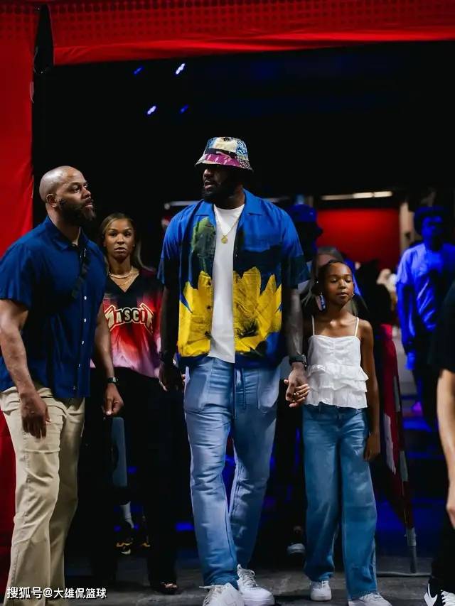 詹姆斯前队友提议老詹离开湖人,暗示队友不如加入迈阿密热火