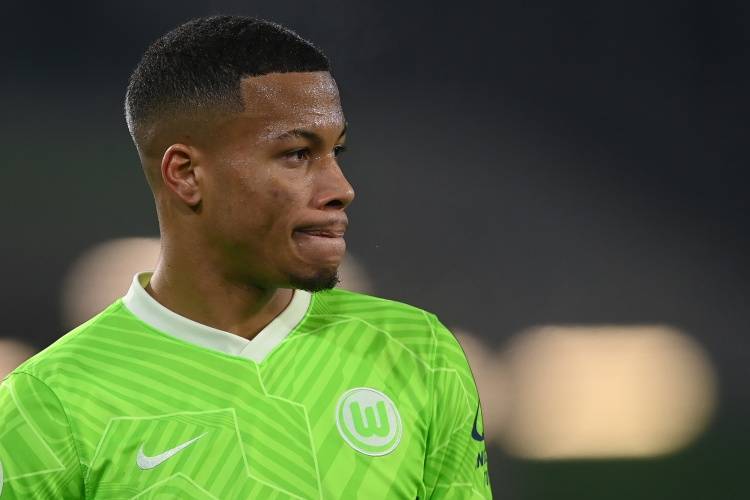 记者:弗兰克斯将租借加盟萨索洛,租借费100万欧+买断选项