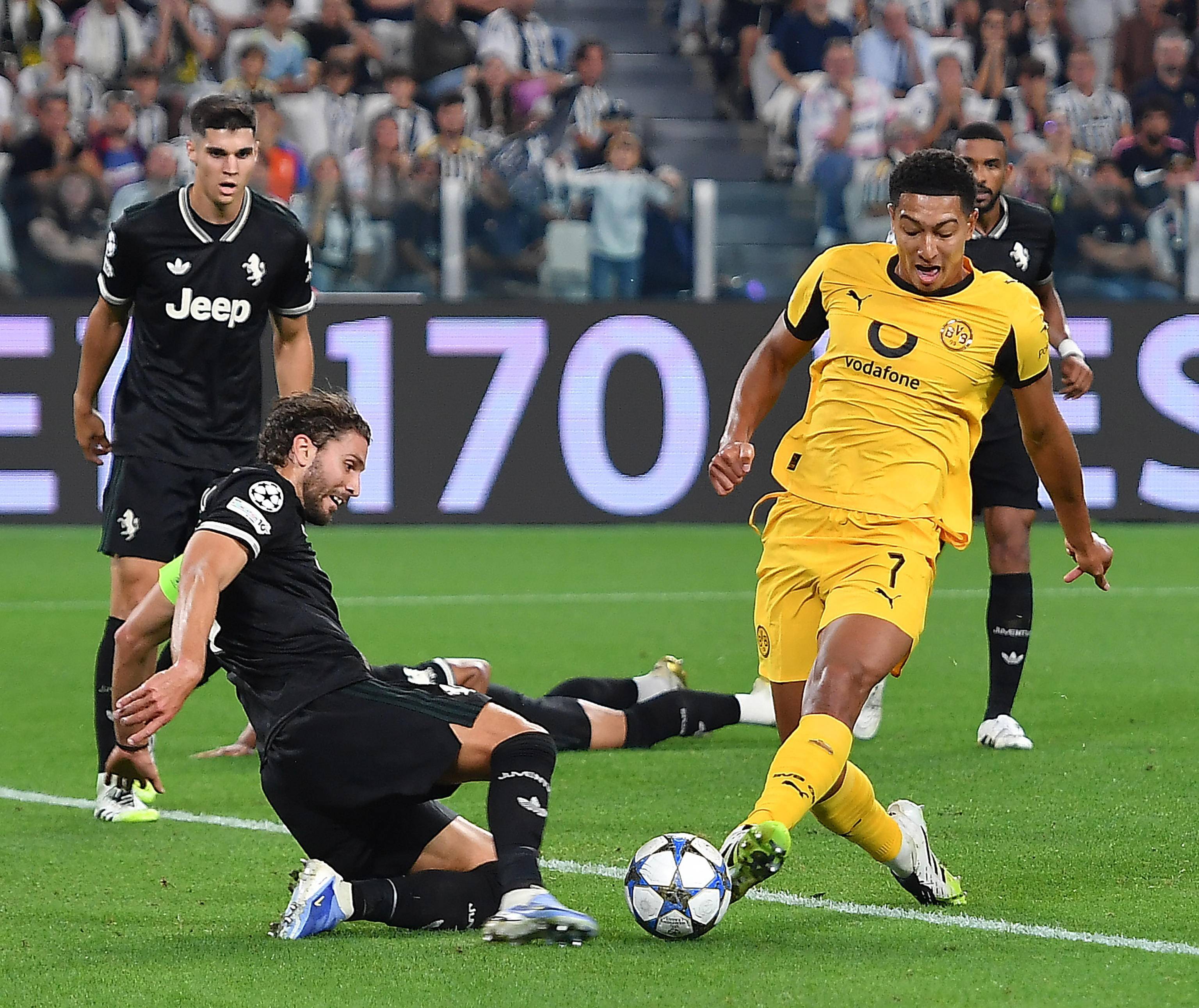 (外代二线)足球——欧冠联赛:尤文图斯战平多特蒙德