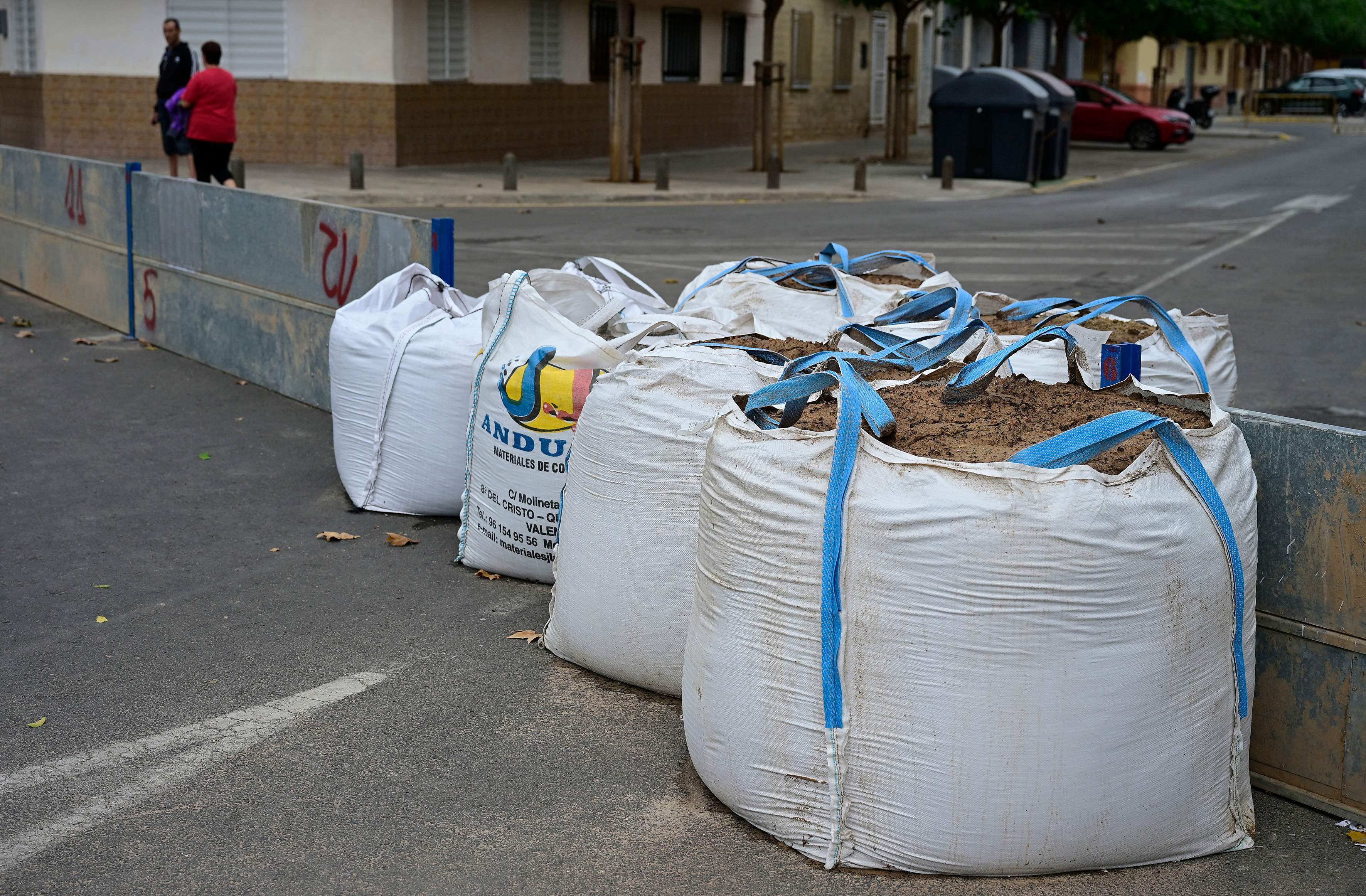 (外代一线)西班牙巴伦西亚:严防洪灾